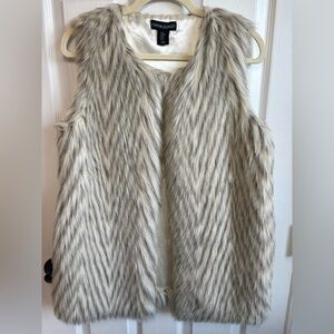 Cynthia Rowley Cream & Tan Faux Fur Vest, Size Medium